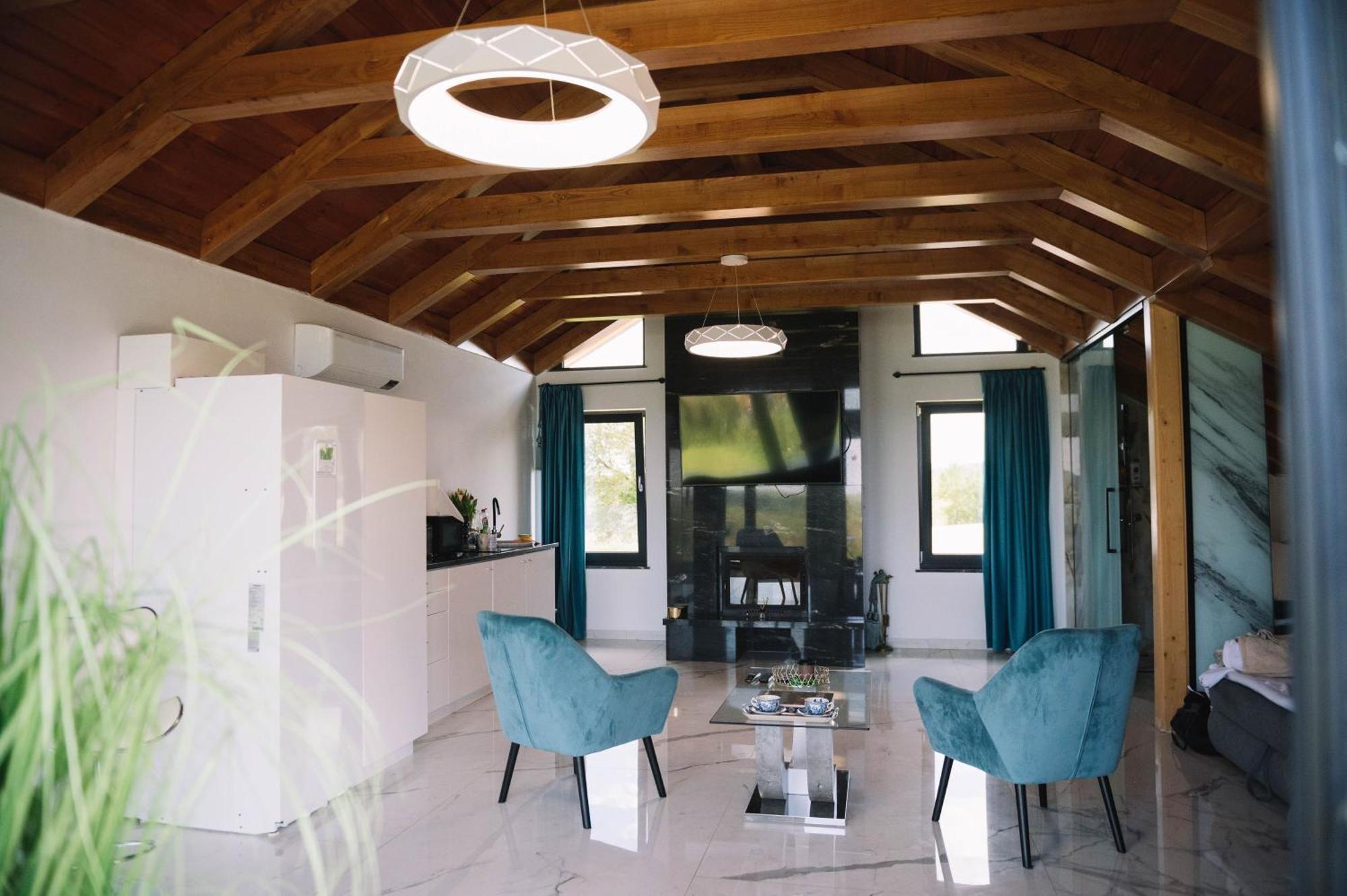 Casa Moderna In Sinteu - Intersectia Intre Modern Si Linistea Naturii Huta Voivozi المظهر الخارجي الصورة