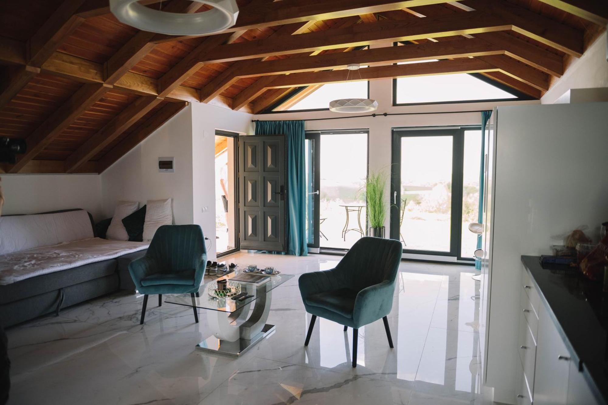 Casa Moderna In Sinteu - Intersectia Intre Modern Si Linistea Naturii Huta Voivozi المظهر الخارجي الصورة