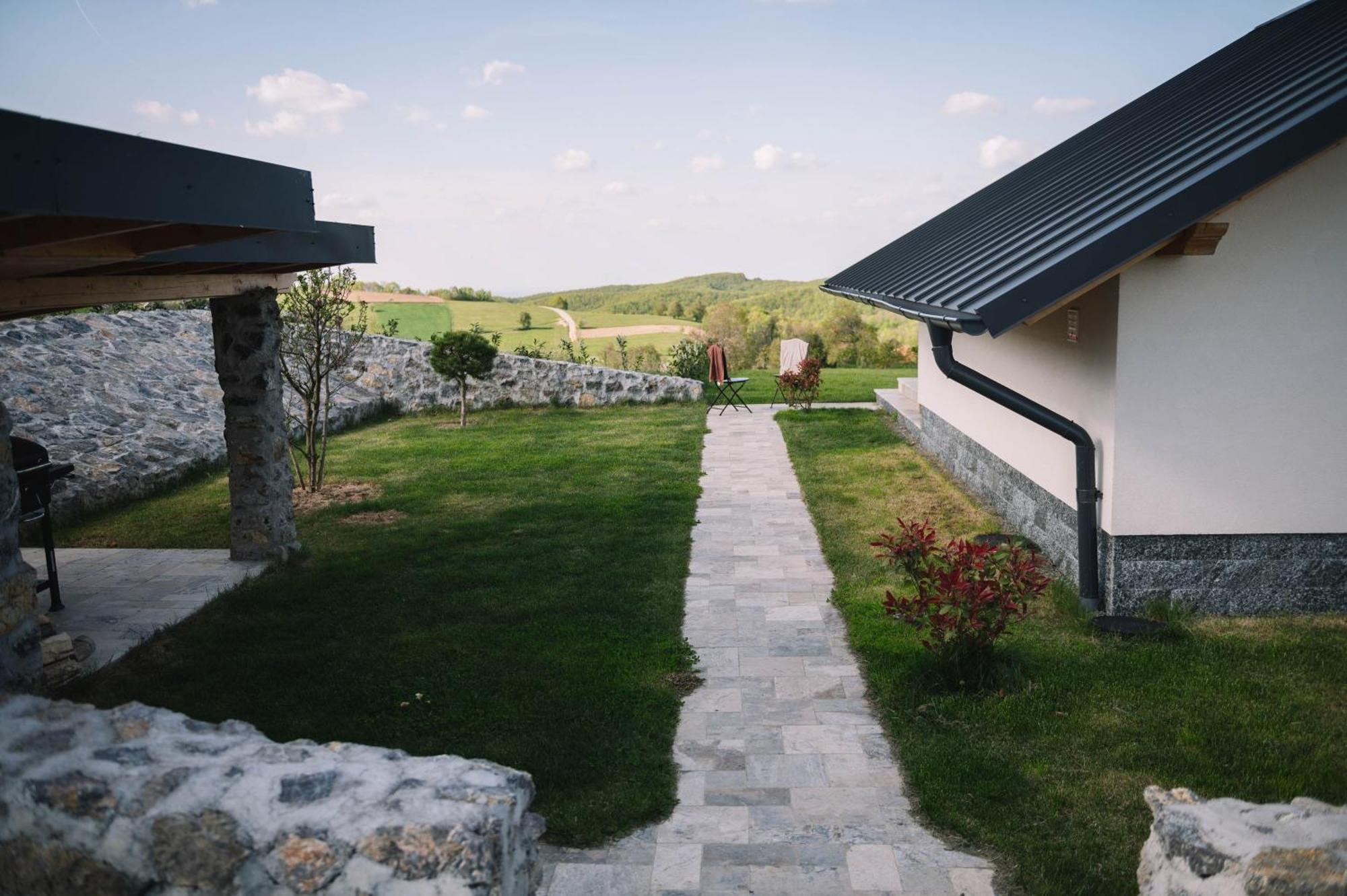 Casa Moderna In Sinteu - Intersectia Intre Modern Si Linistea Naturii Huta Voivozi المظهر الخارجي الصورة